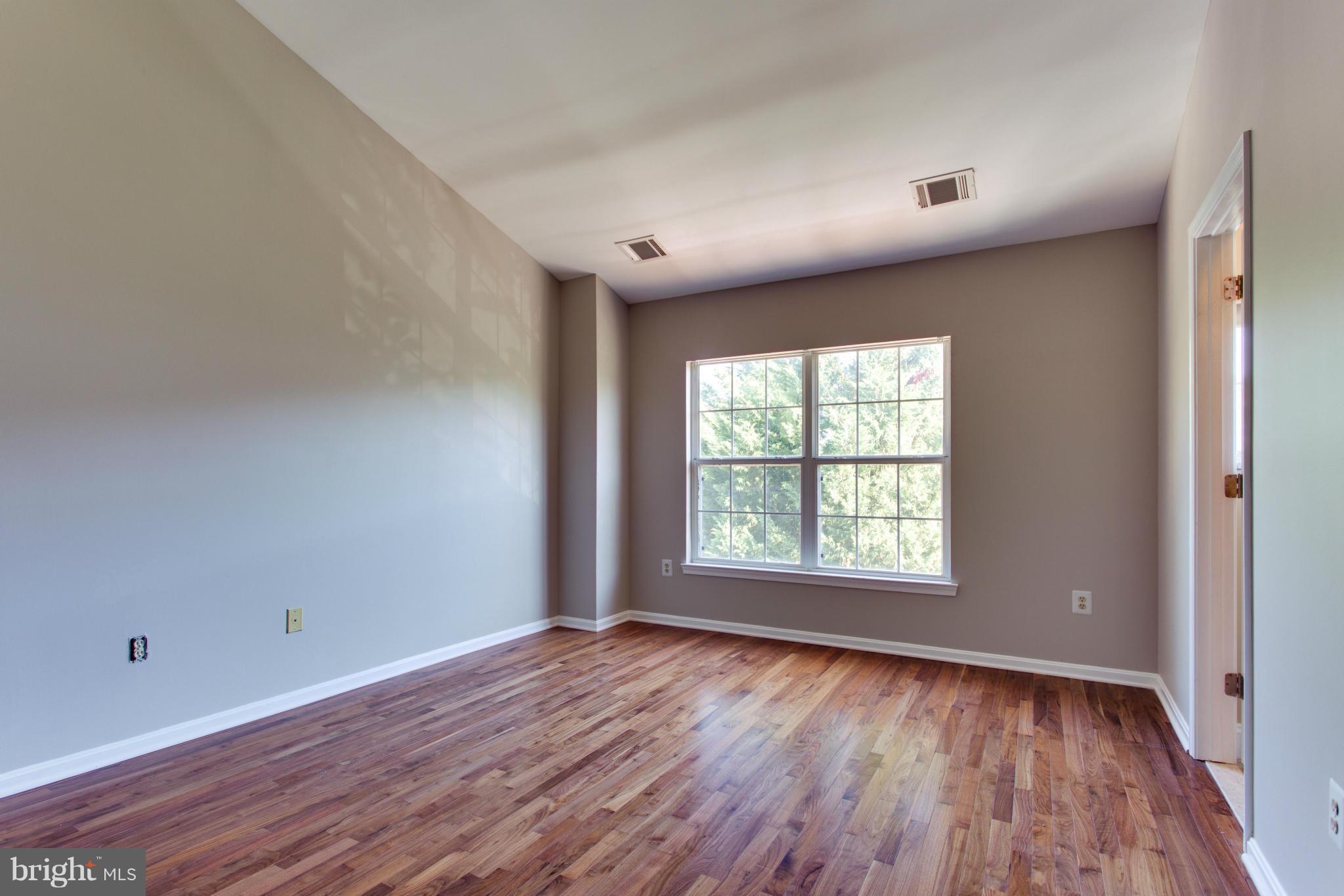 RESTON - Residential Lease