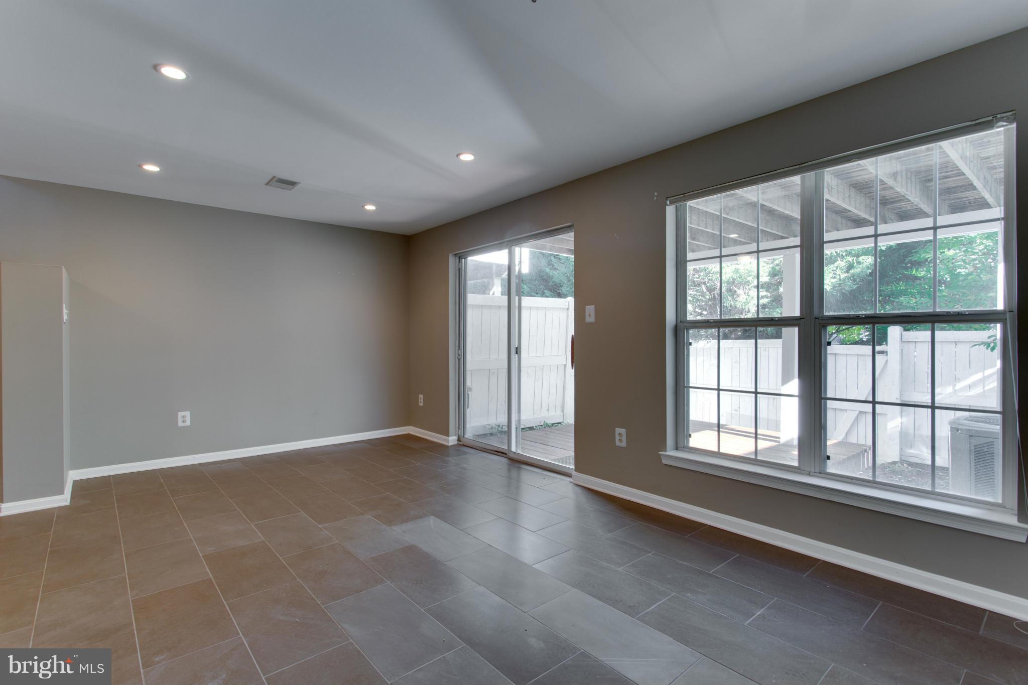 RESTON - Residential Lease