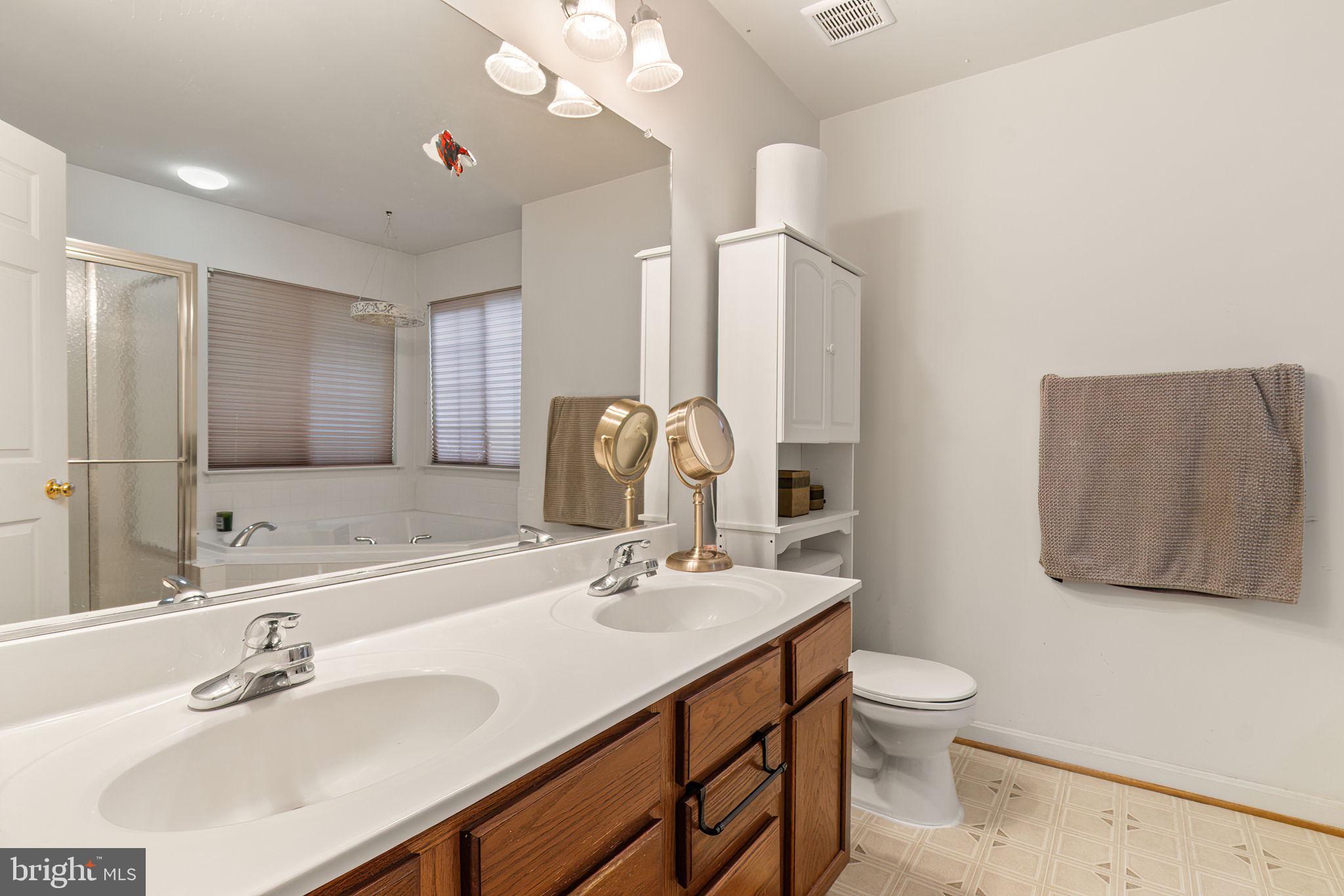 BLOOMS CROSSING - Residential Lease