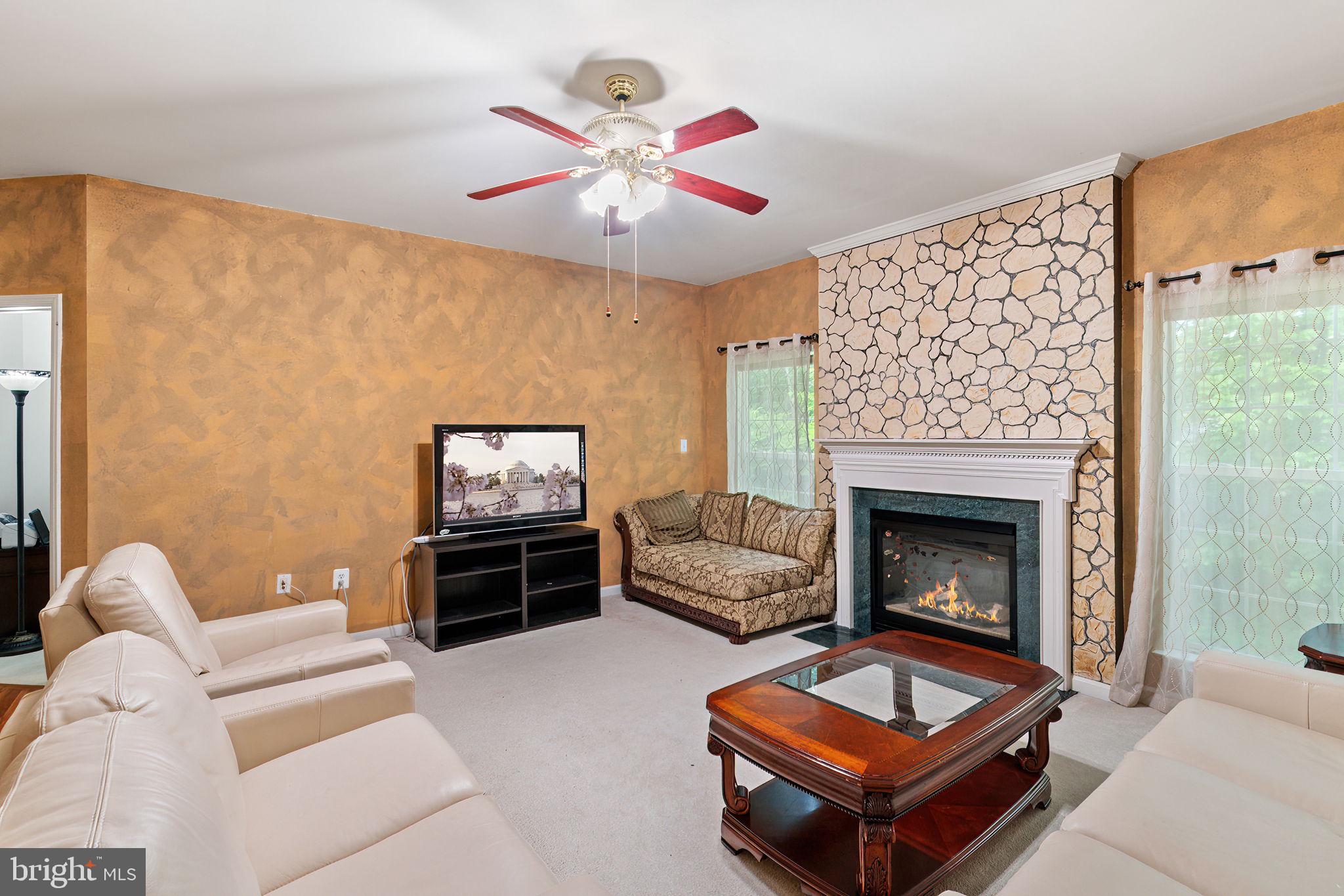 BLOOMS CROSSING - Residential Lease