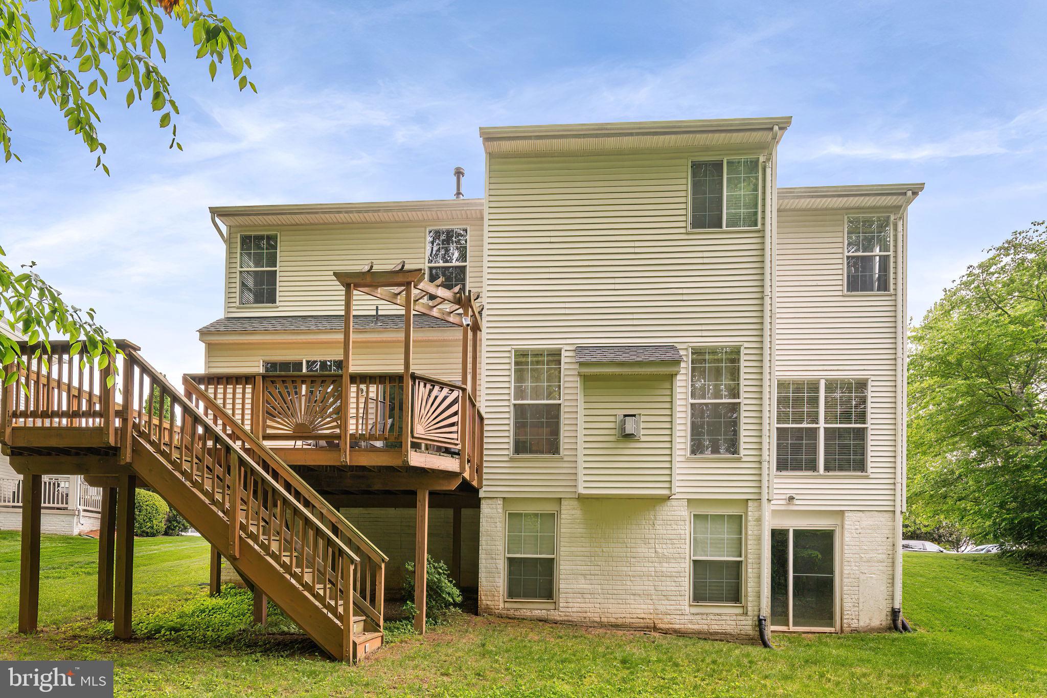 BLOOMS CROSSING - Residential Lease