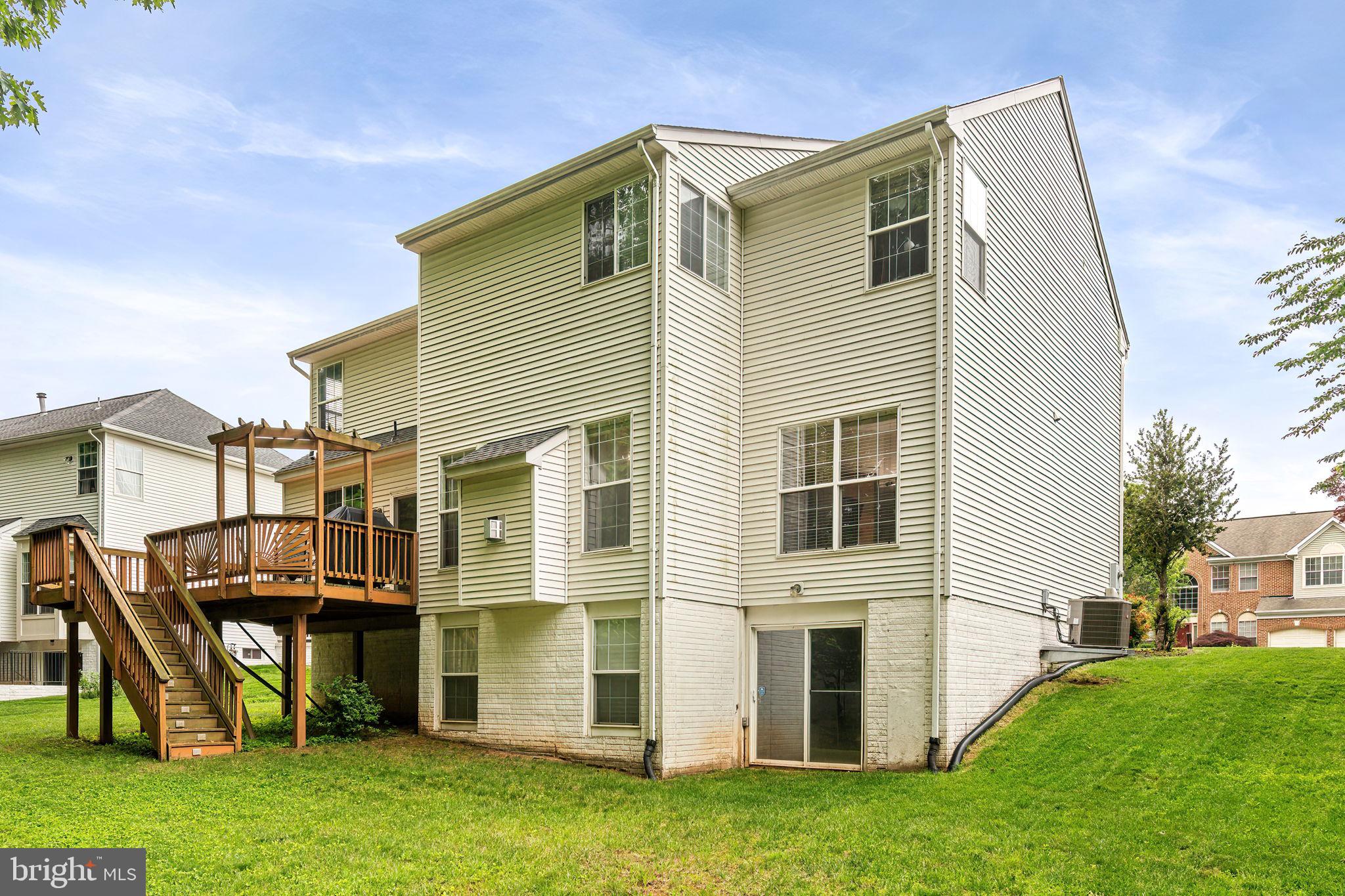 BLOOMS CROSSING - Residential Lease