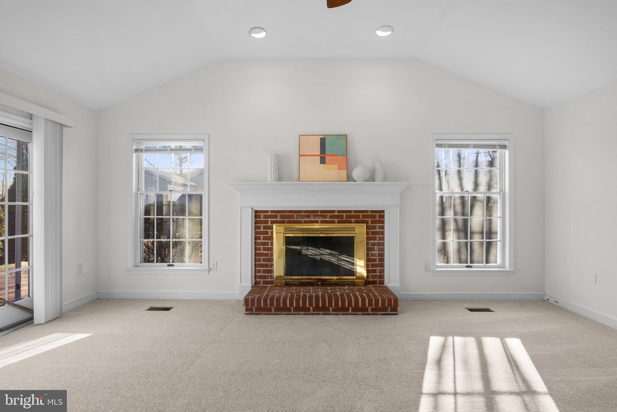 ROCKLAND - Residential