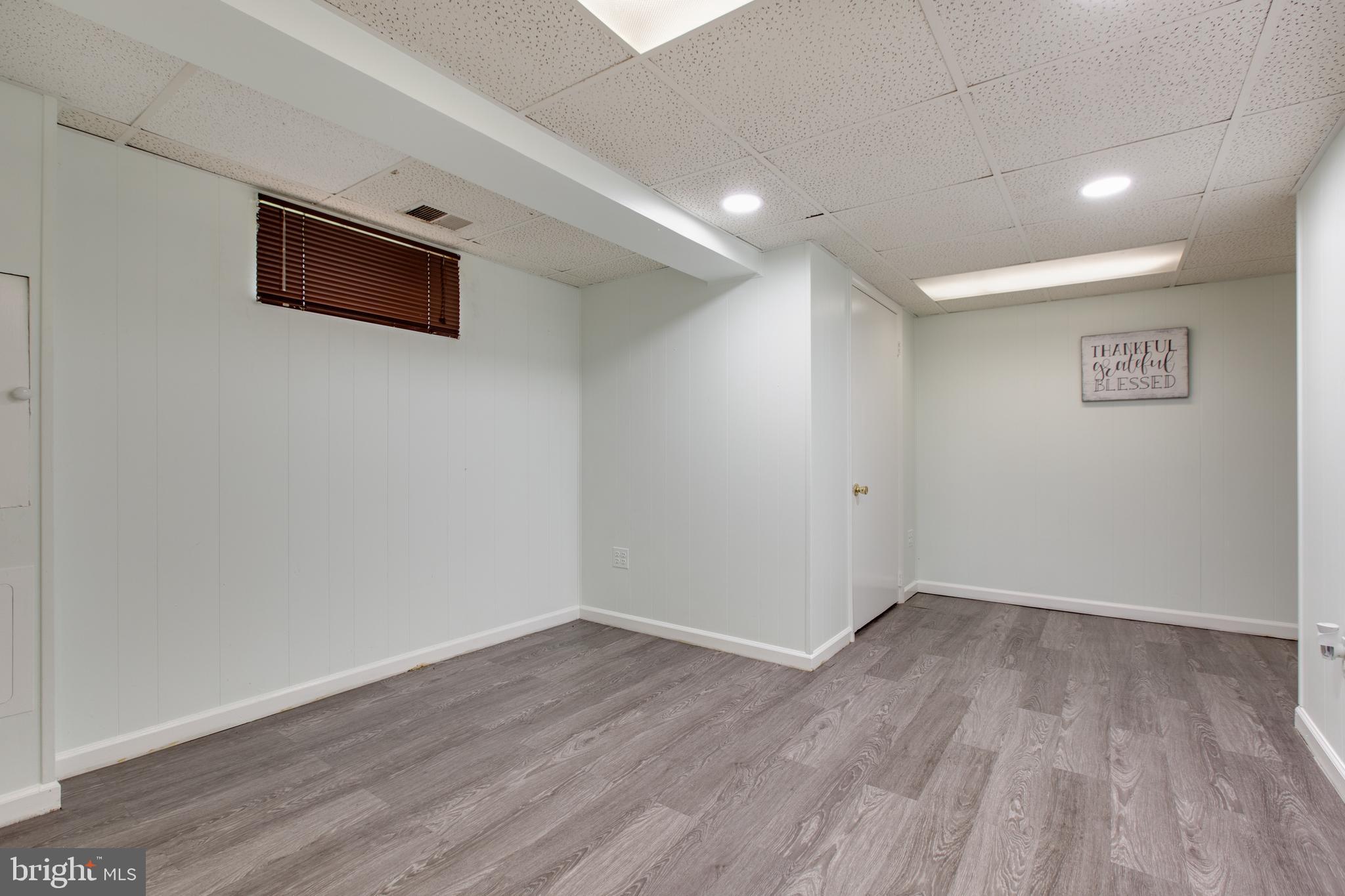 PARKVIEW COURT - Residential Lease