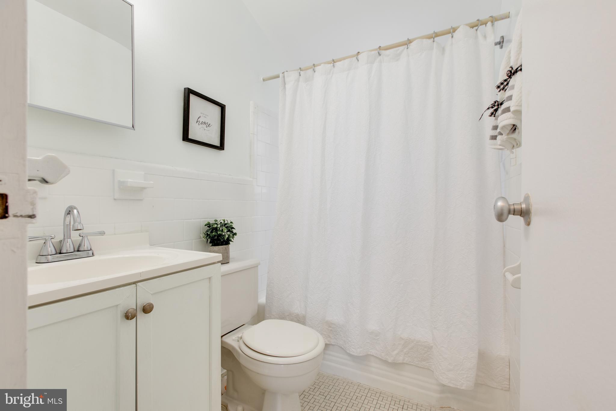 PARKVIEW COURT - Residential Lease