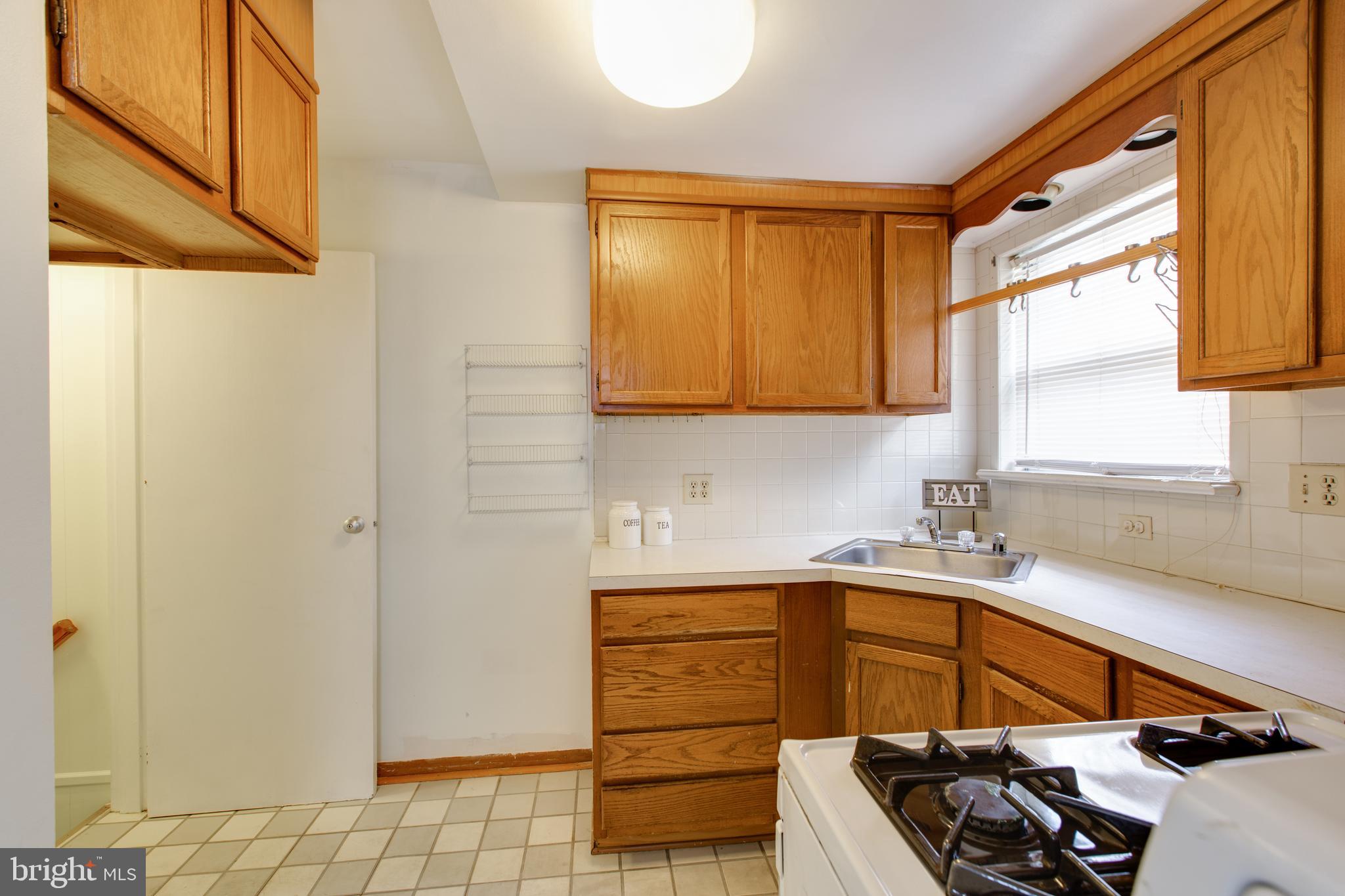 PARKVIEW COURT - Residential Lease