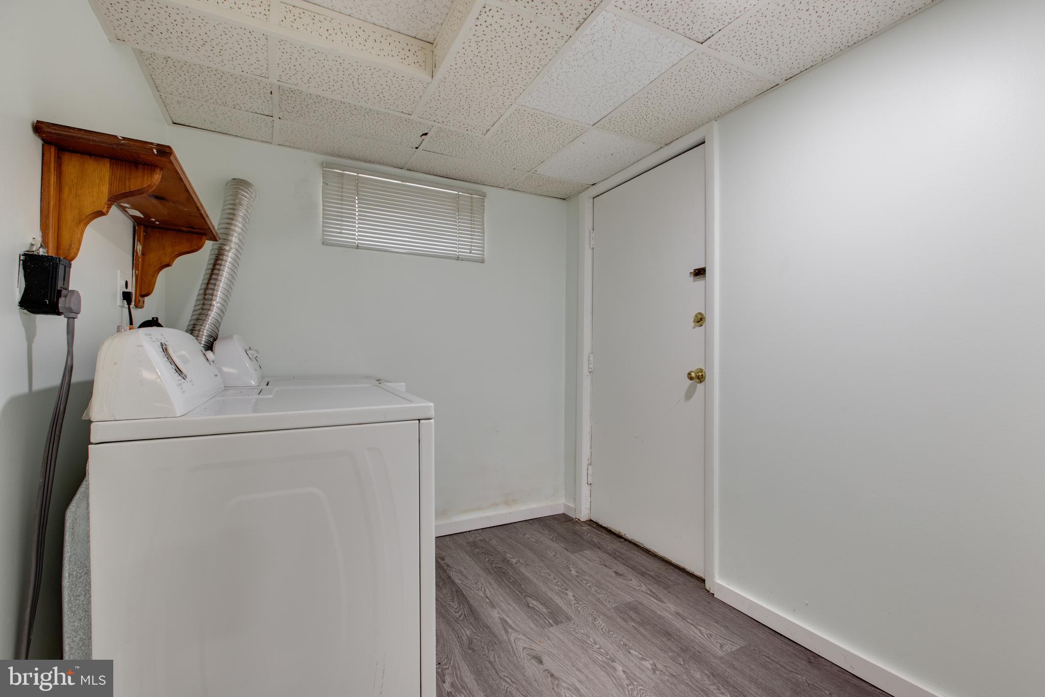 PARKVIEW COURT - Residential Lease