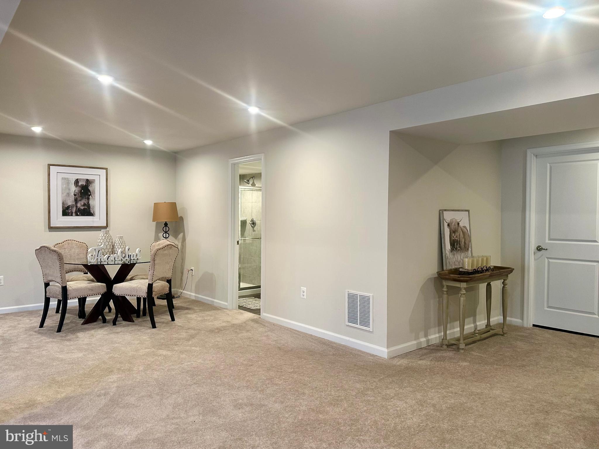 LEE'S PARKE - Residential