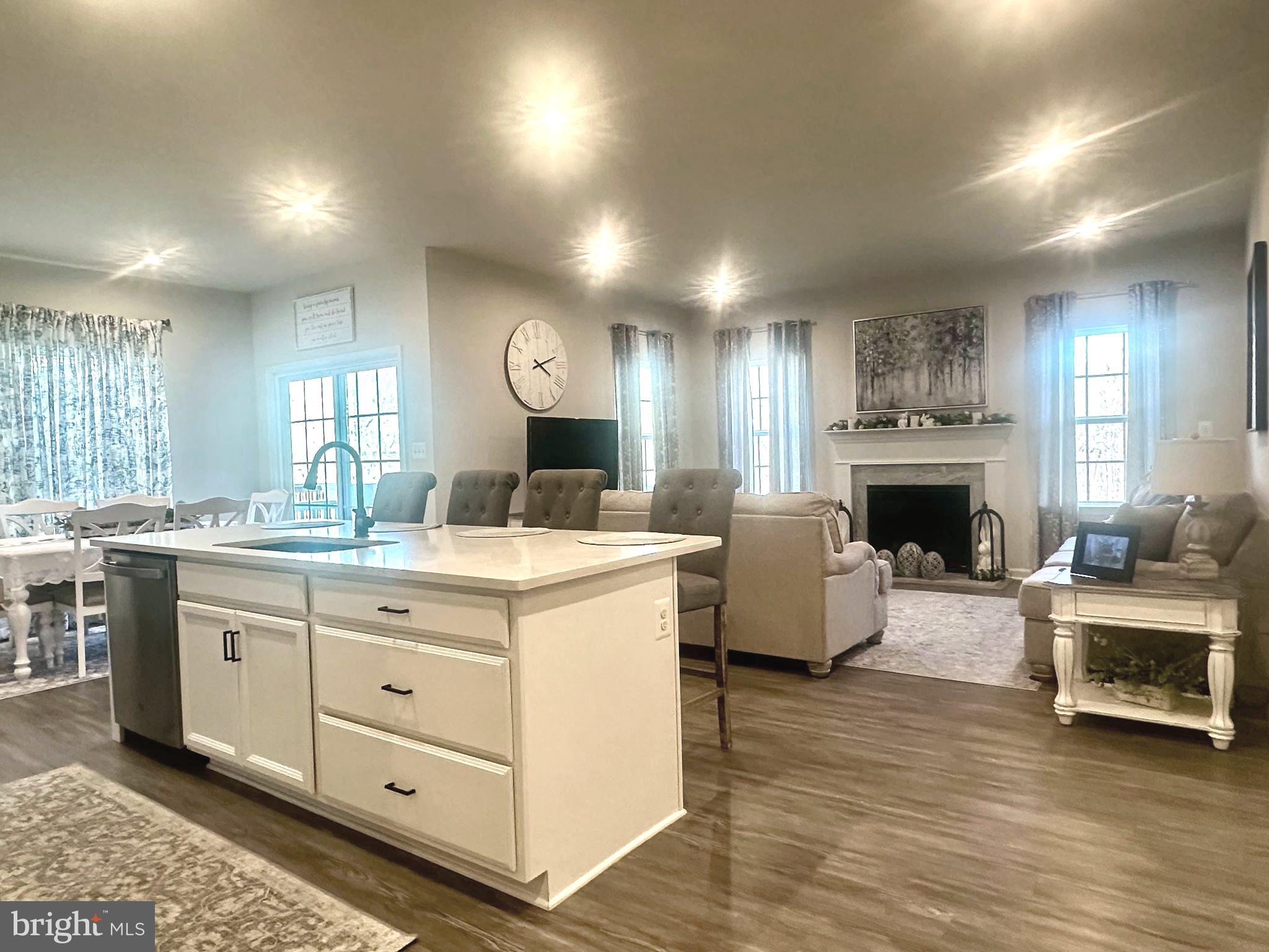 LEE'S PARKE - Residential