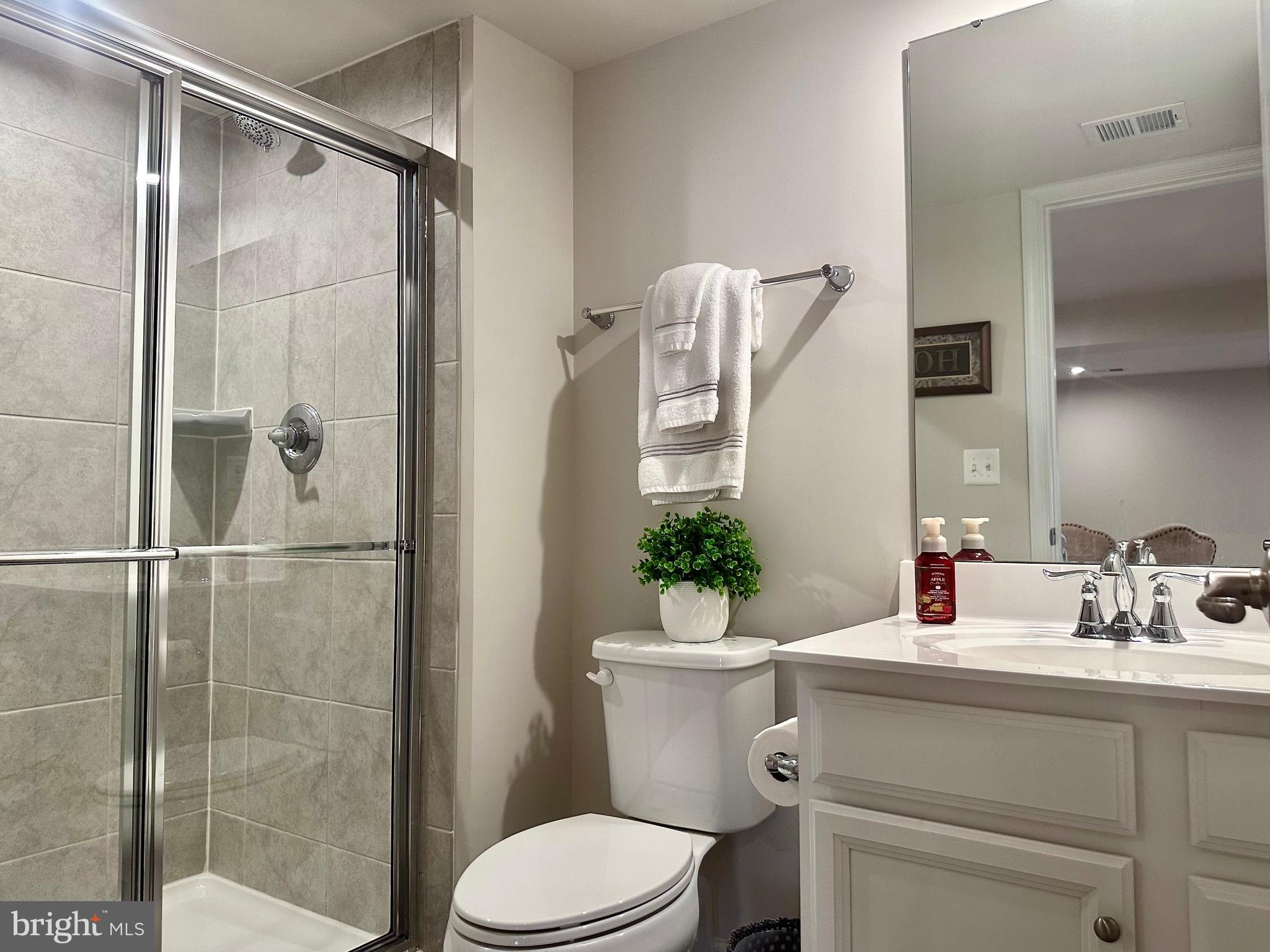 LEE'S PARKE - Residential