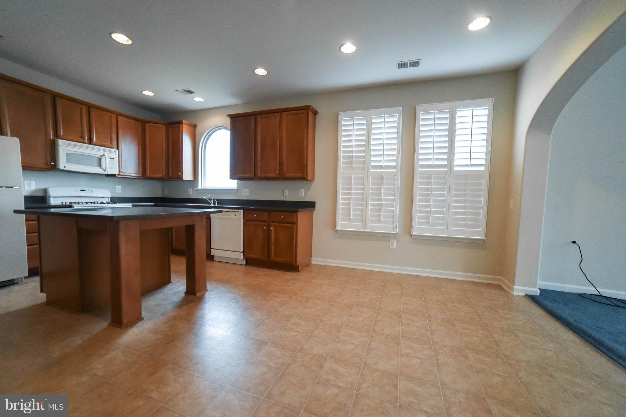 CENTRAL PARKE COLONIAL CHARLES - Residential