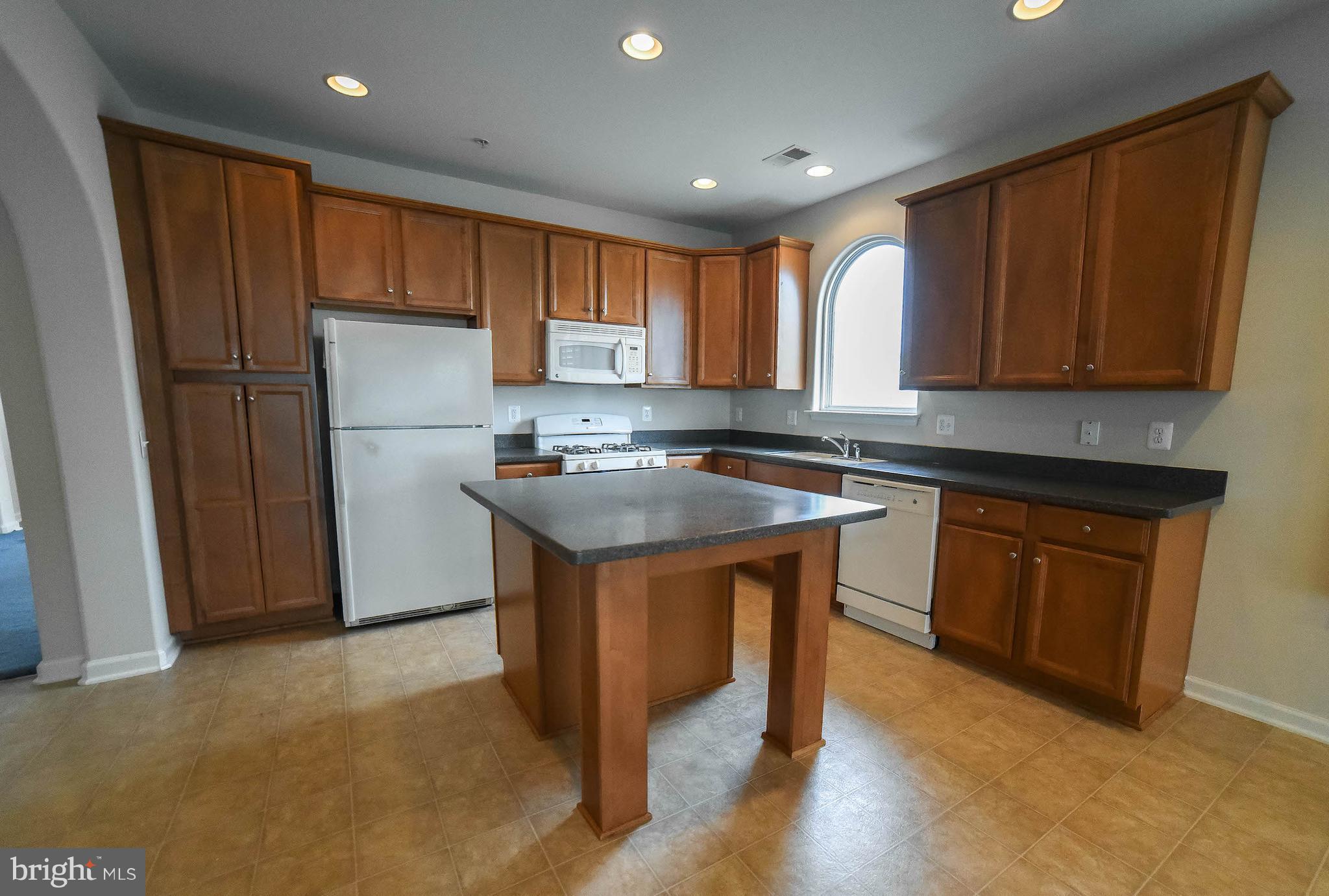 CENTRAL PARKE COLONIAL CHARLES - Residential