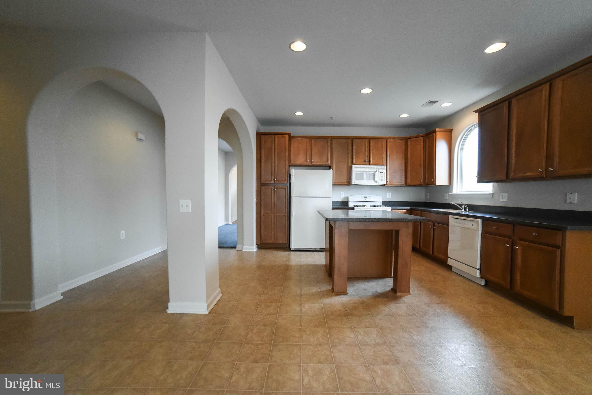 CENTRAL PARKE COLONIAL CHARLES - Residential