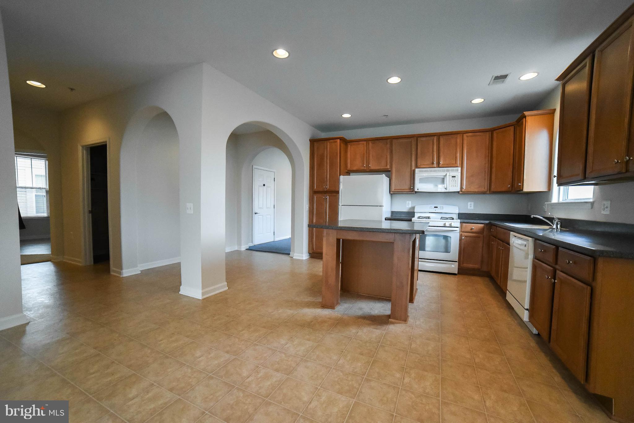 CENTRAL PARKE COLONIAL CHARLES - Residential