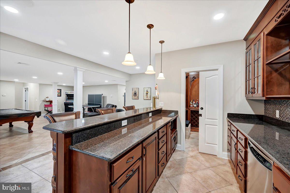 THORNHILL - Residential