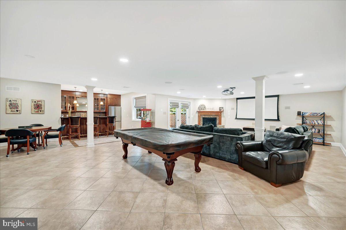 THORNHILL - Residential