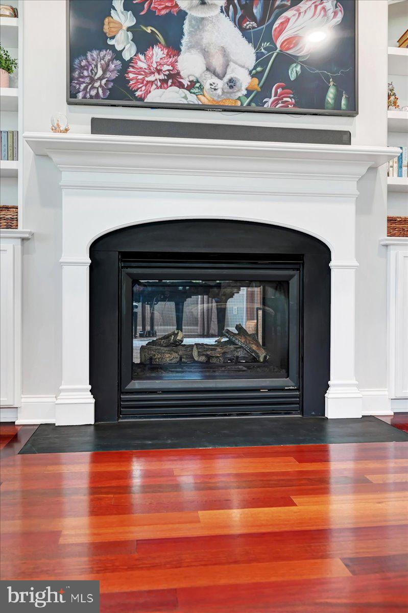 THORNHILL - Residential