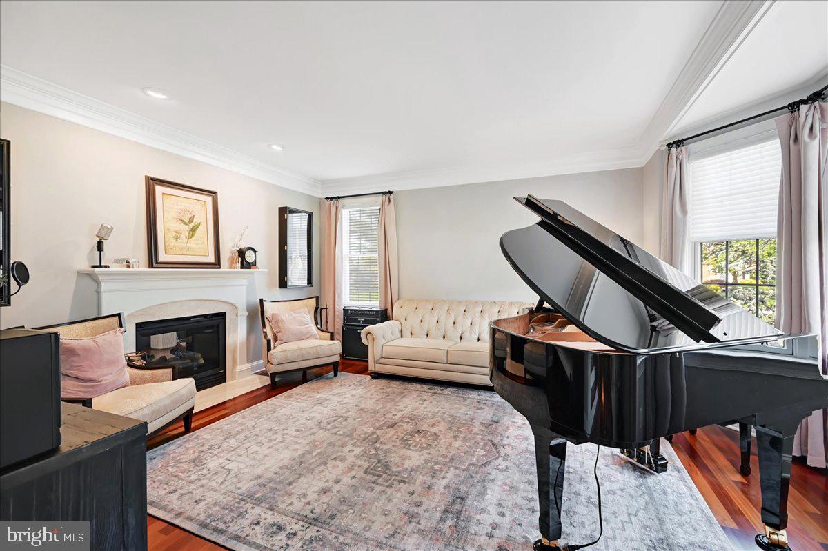 THORNHILL - Residential