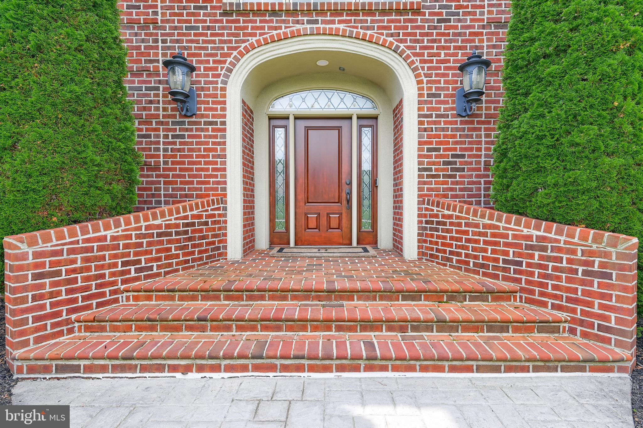 THORNHILL - Residential