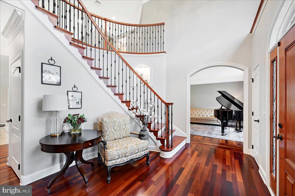 THORNHILL - Residential