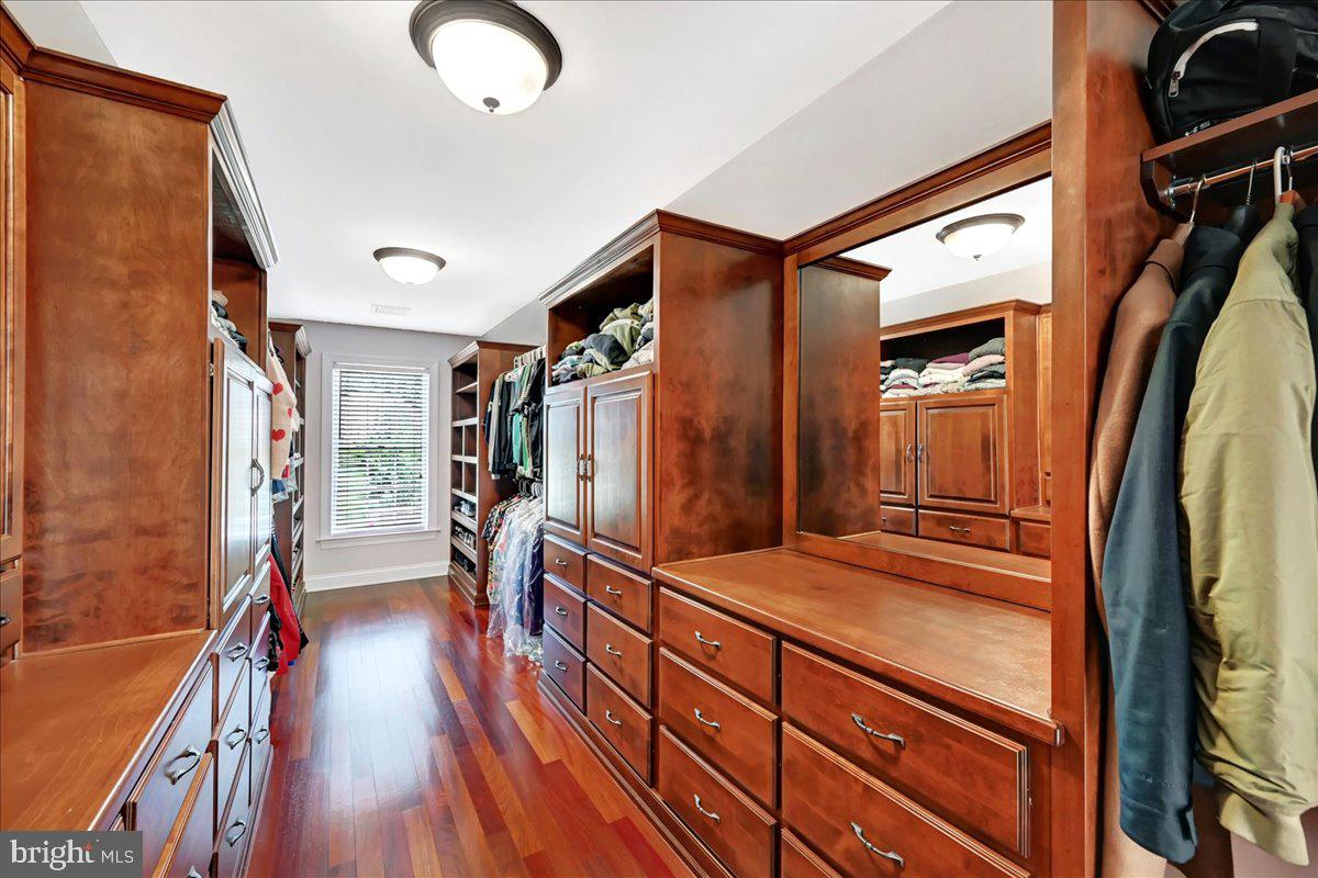 THORNHILL - Residential