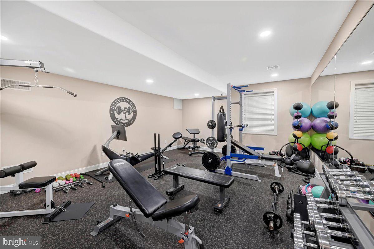 THORNHILL - Residential