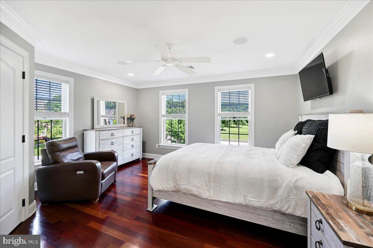 THORNHILL - Residential