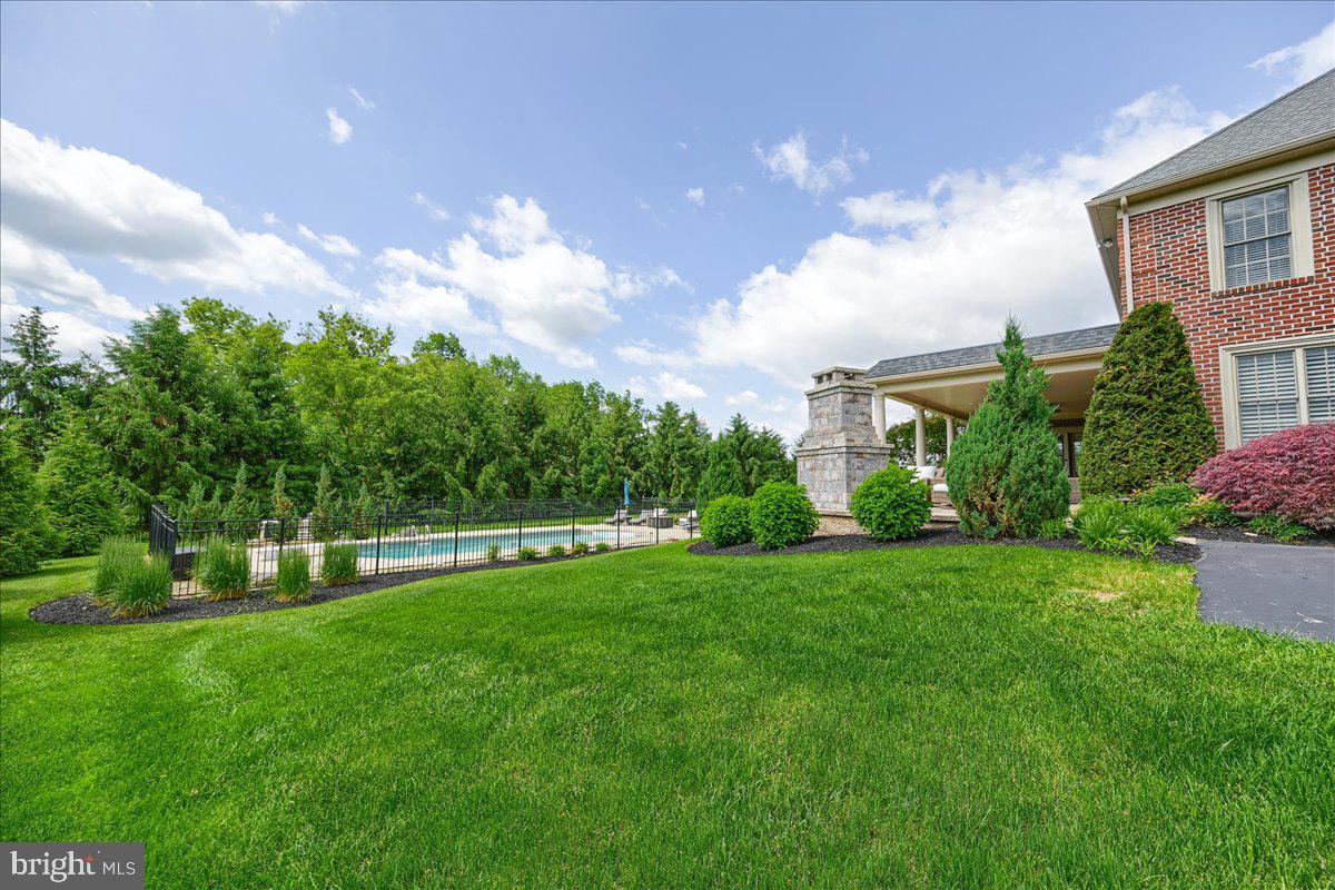 THORNHILL - Residential