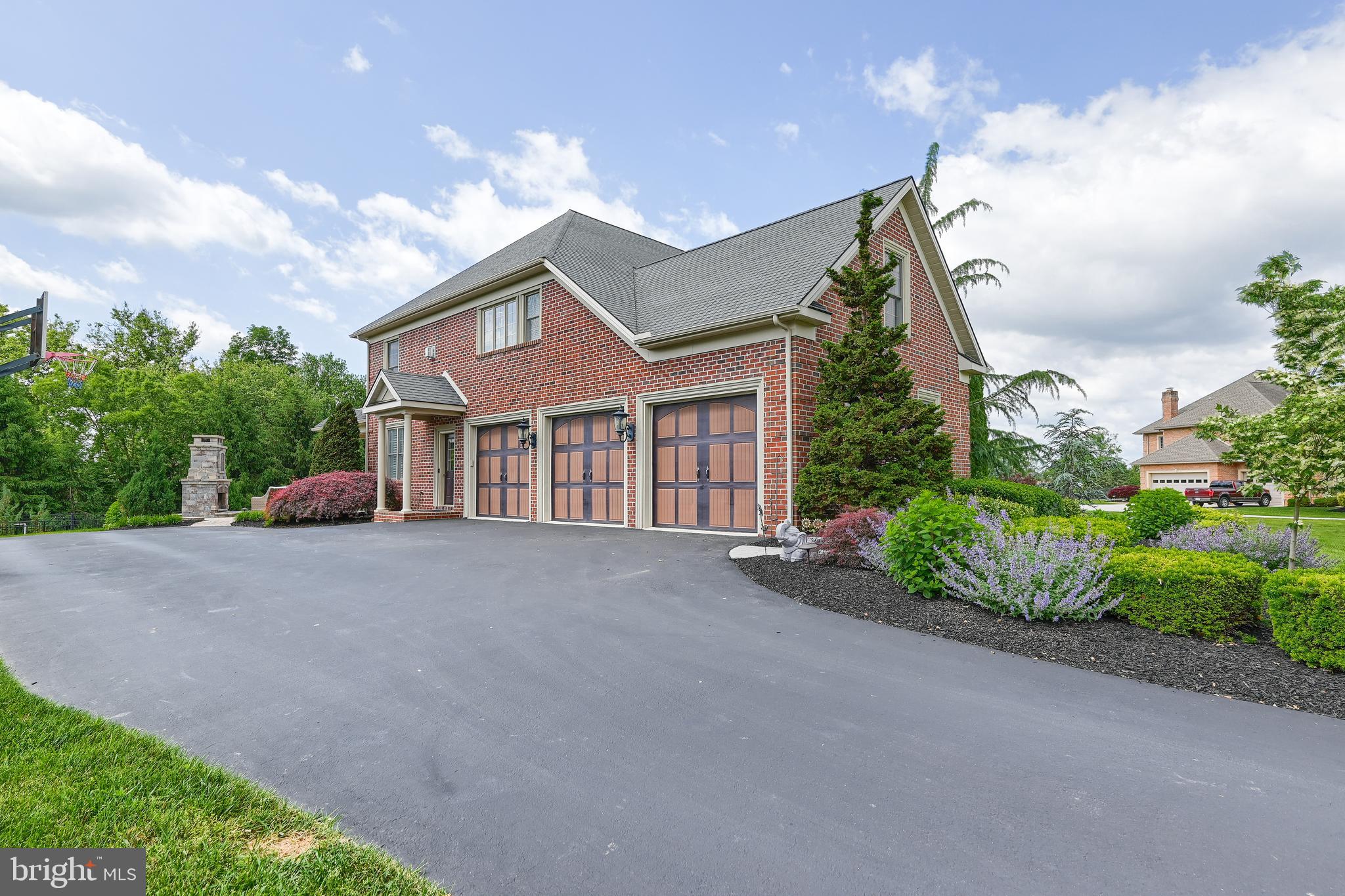 THORNHILL - Residential