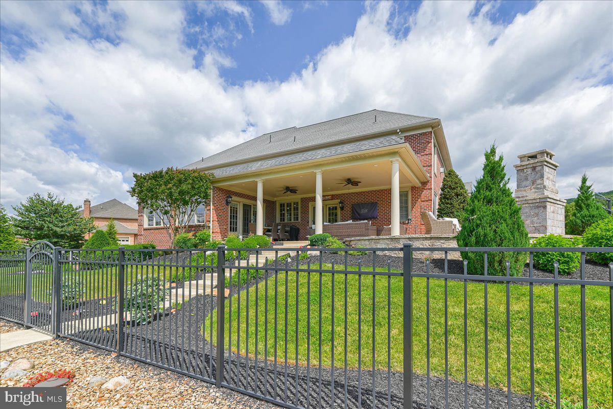 THORNHILL - Residential