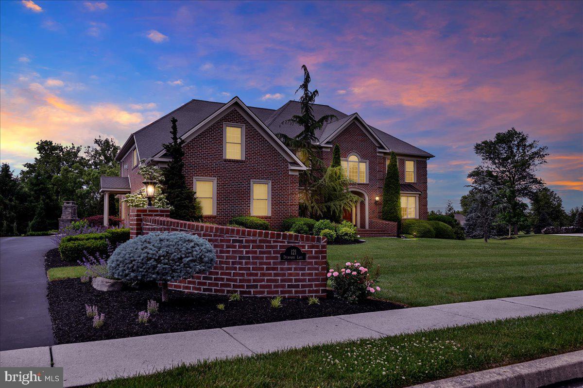 THORNHILL - Residential