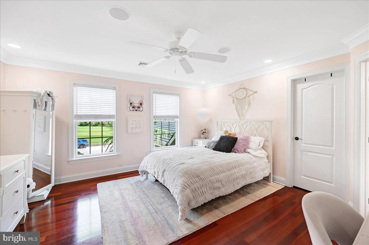 THORNHILL - Residential