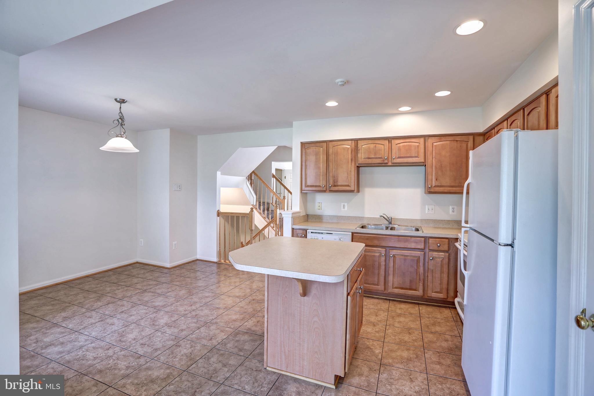 LAKELAND PLACE - Residential