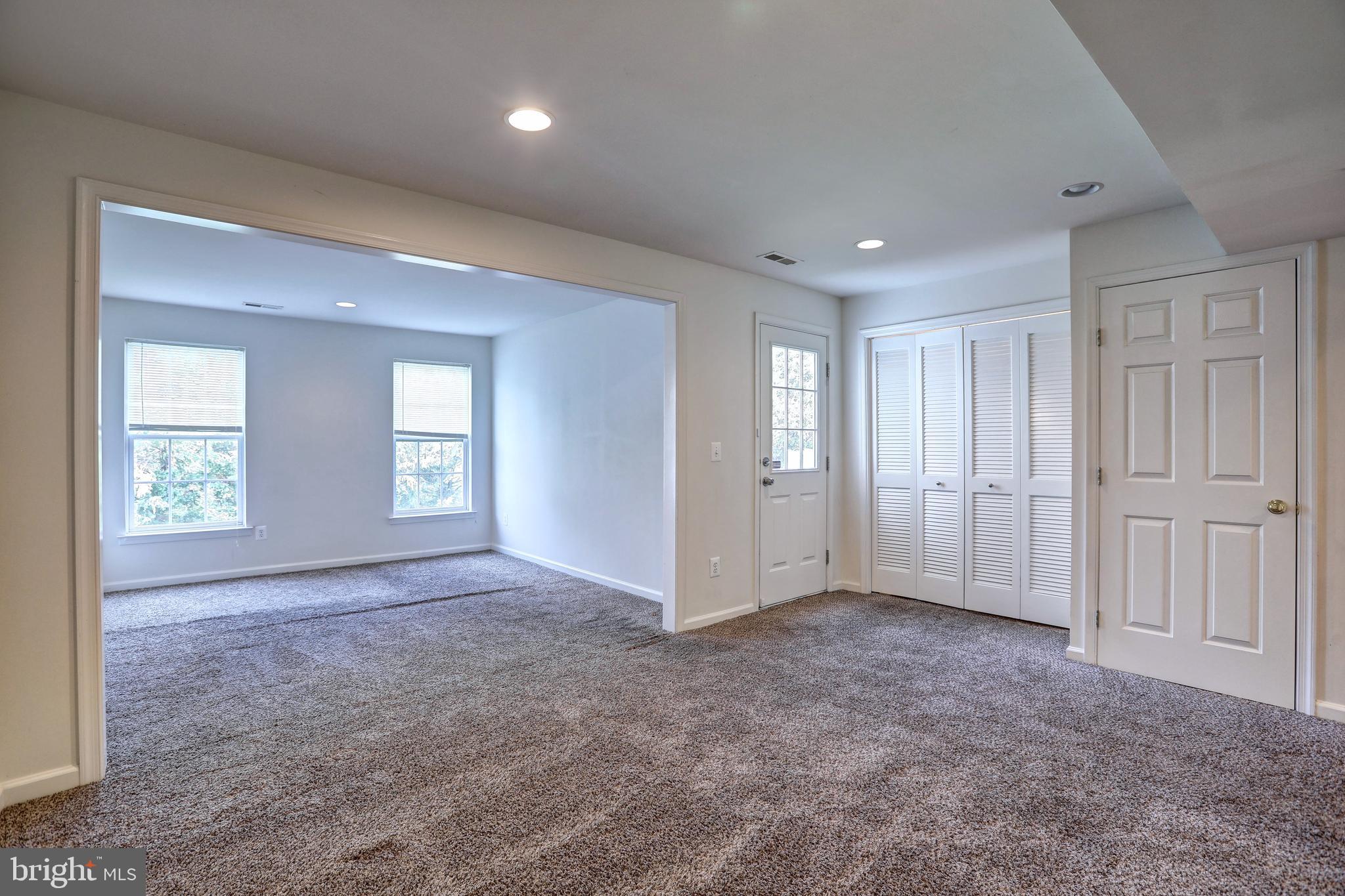 LAKELAND PLACE - Residential