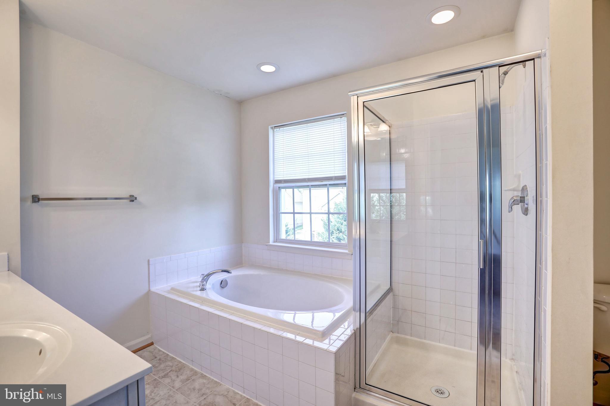 LAKELAND PLACE - Residential