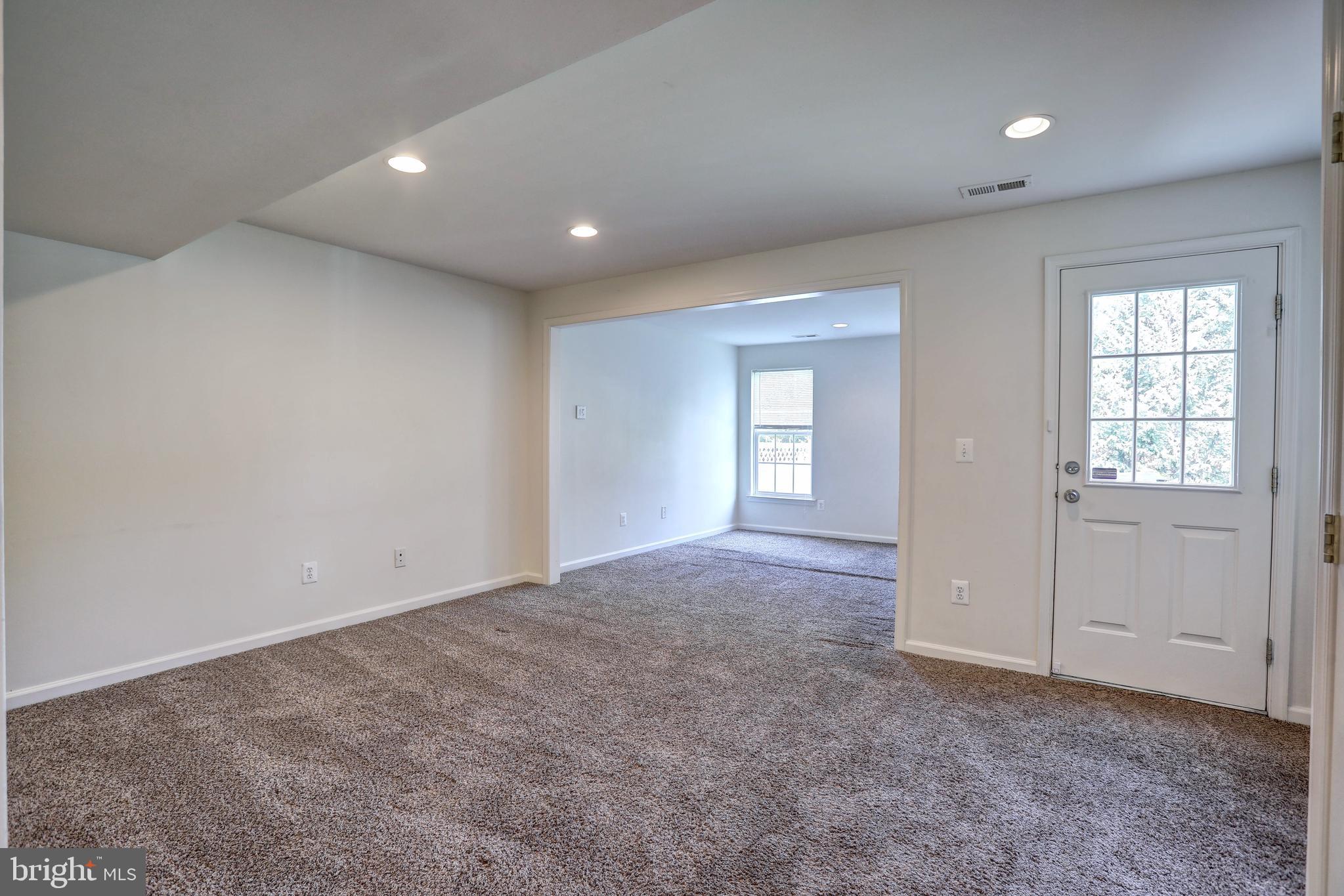 LAKELAND PLACE - Residential