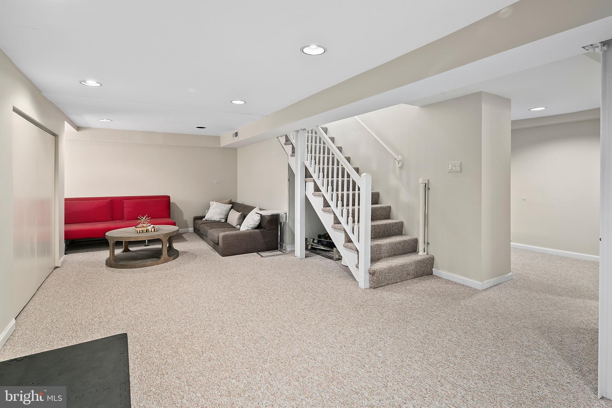 CHEVY CHASE - Residential