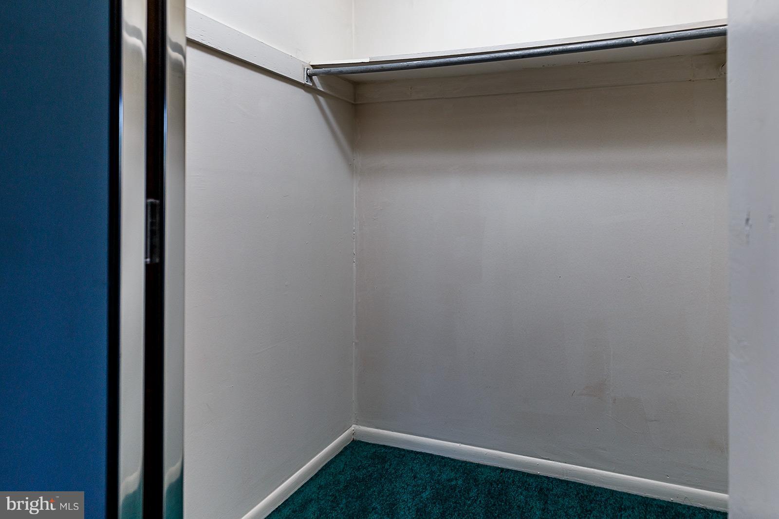 FALLS CHURCH GARDENS - Residential