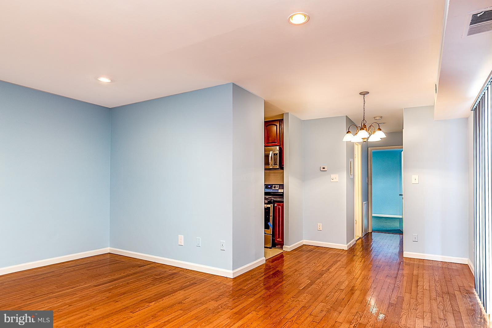 FALLS CHURCH GARDENS - Residential