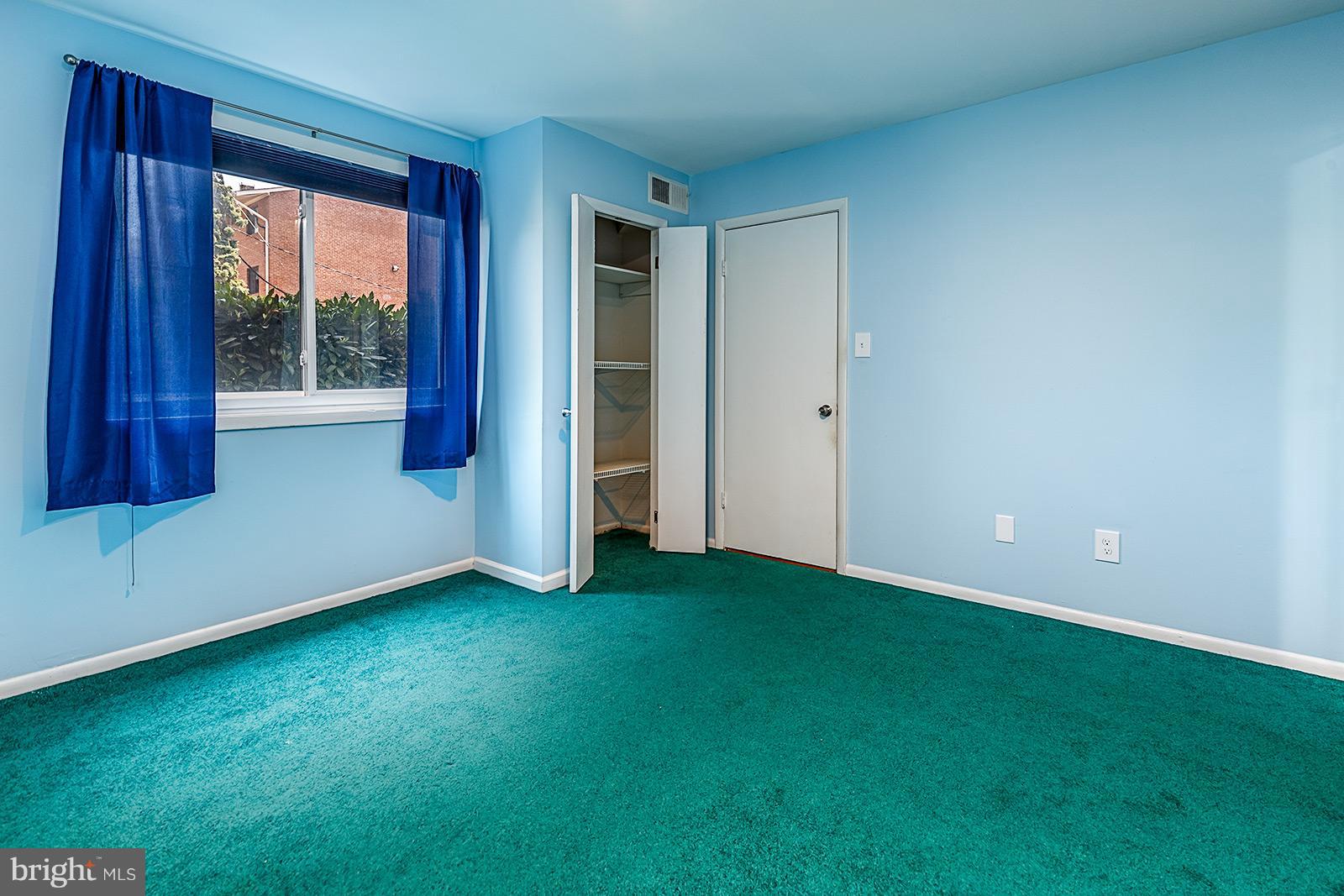 FALLS CHURCH GARDENS - Residential