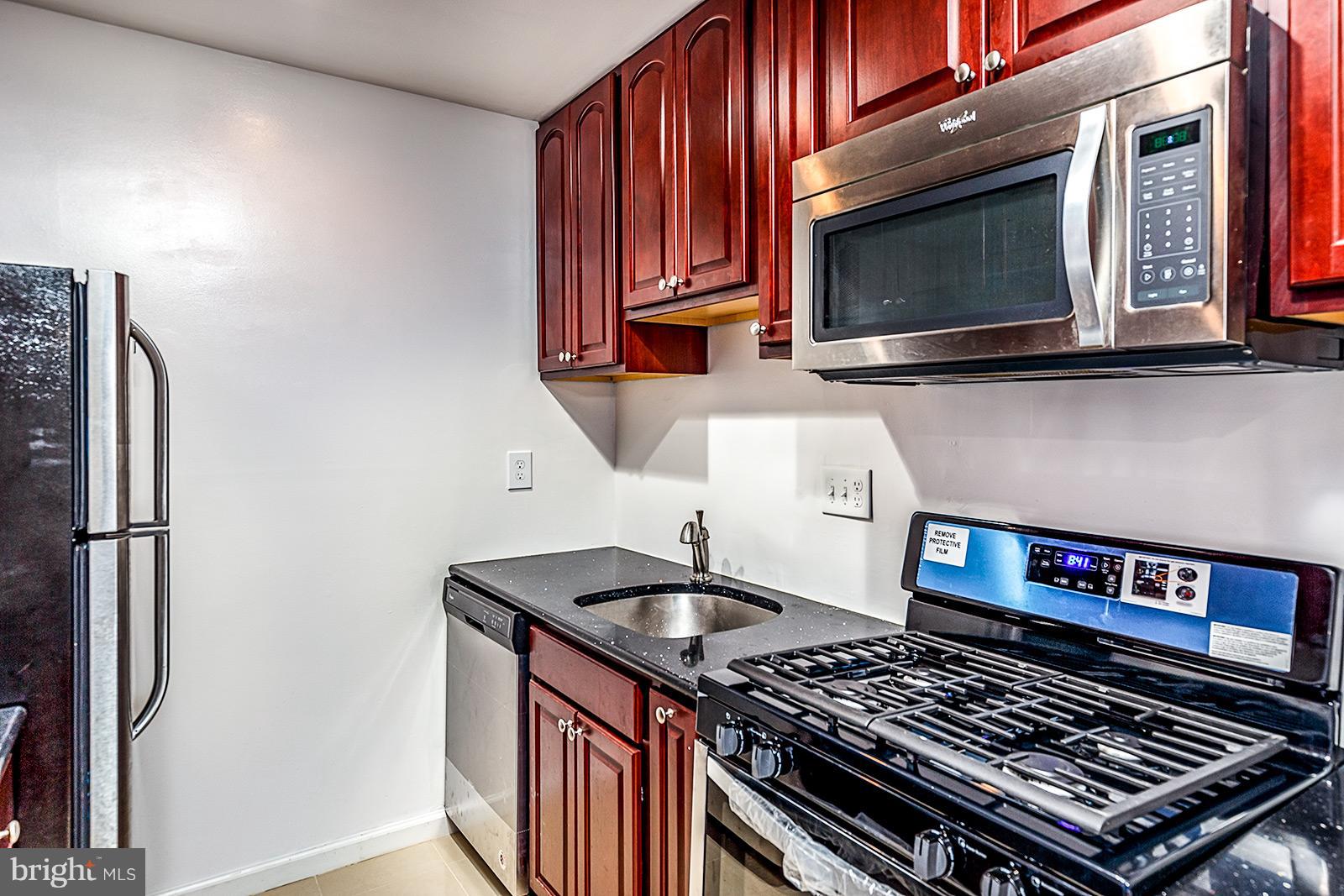 FALLS CHURCH GARDENS - Residential