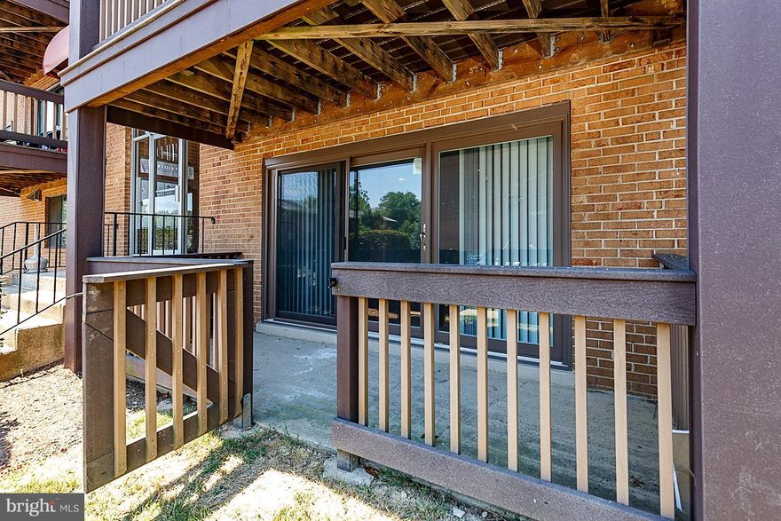 Beautifully renovated 1 BD condo! Located in a well-kept community. Hardwood floors. Updated kitchen; SS appl.  granite countertop. Huge balcony! Private parking space. Great Fairfax County Schools and near the new Mosaic District! Easy commute and great shopping.