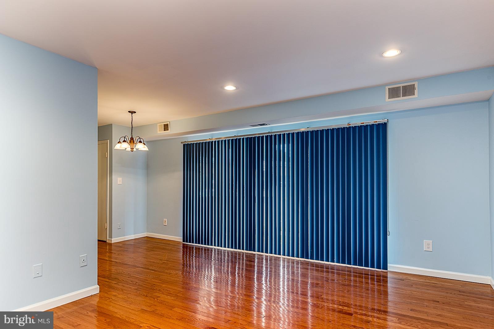 FALLS CHURCH GARDENS - Residential