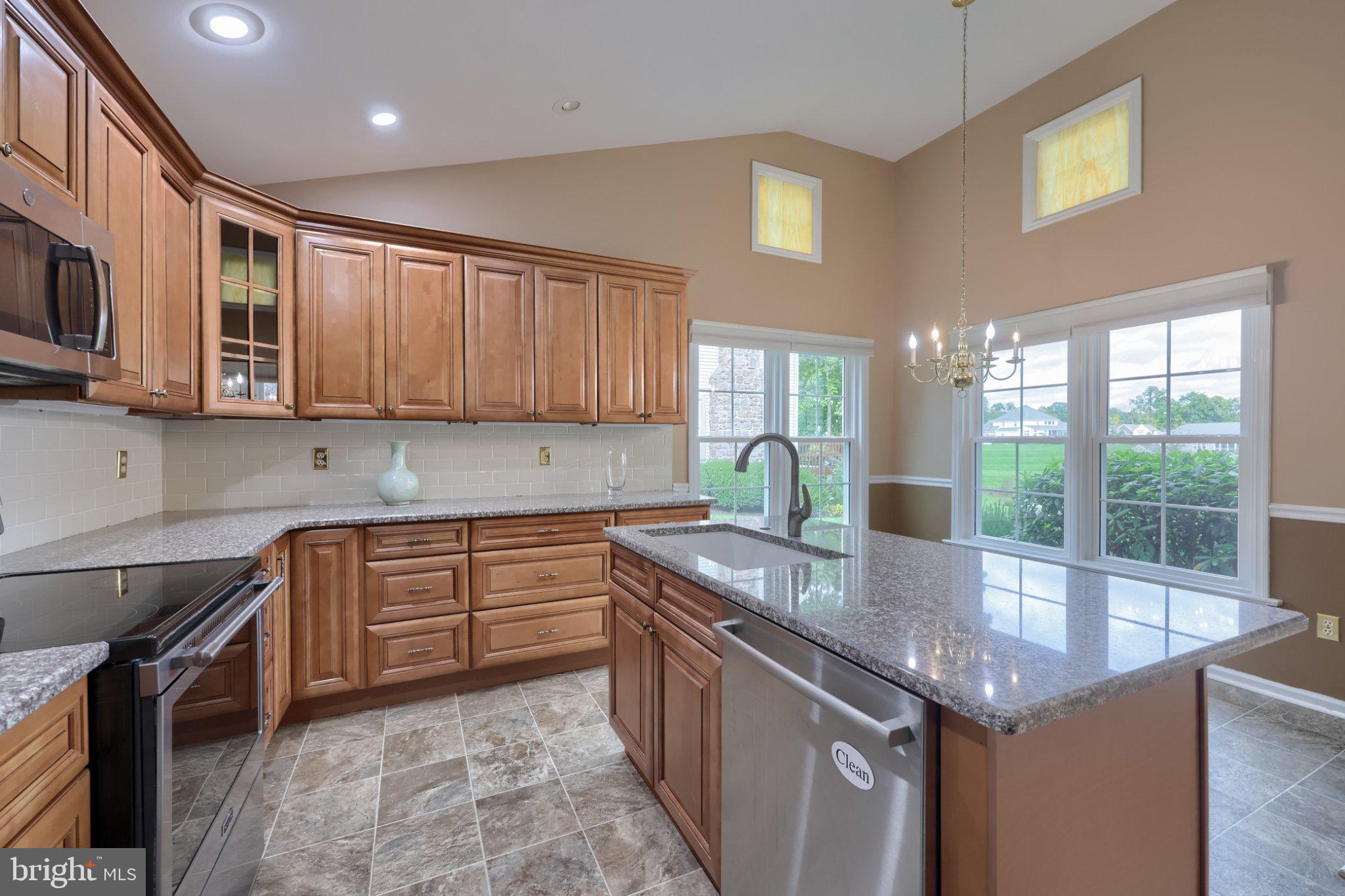 1274 CRESTVIEW DRIVE