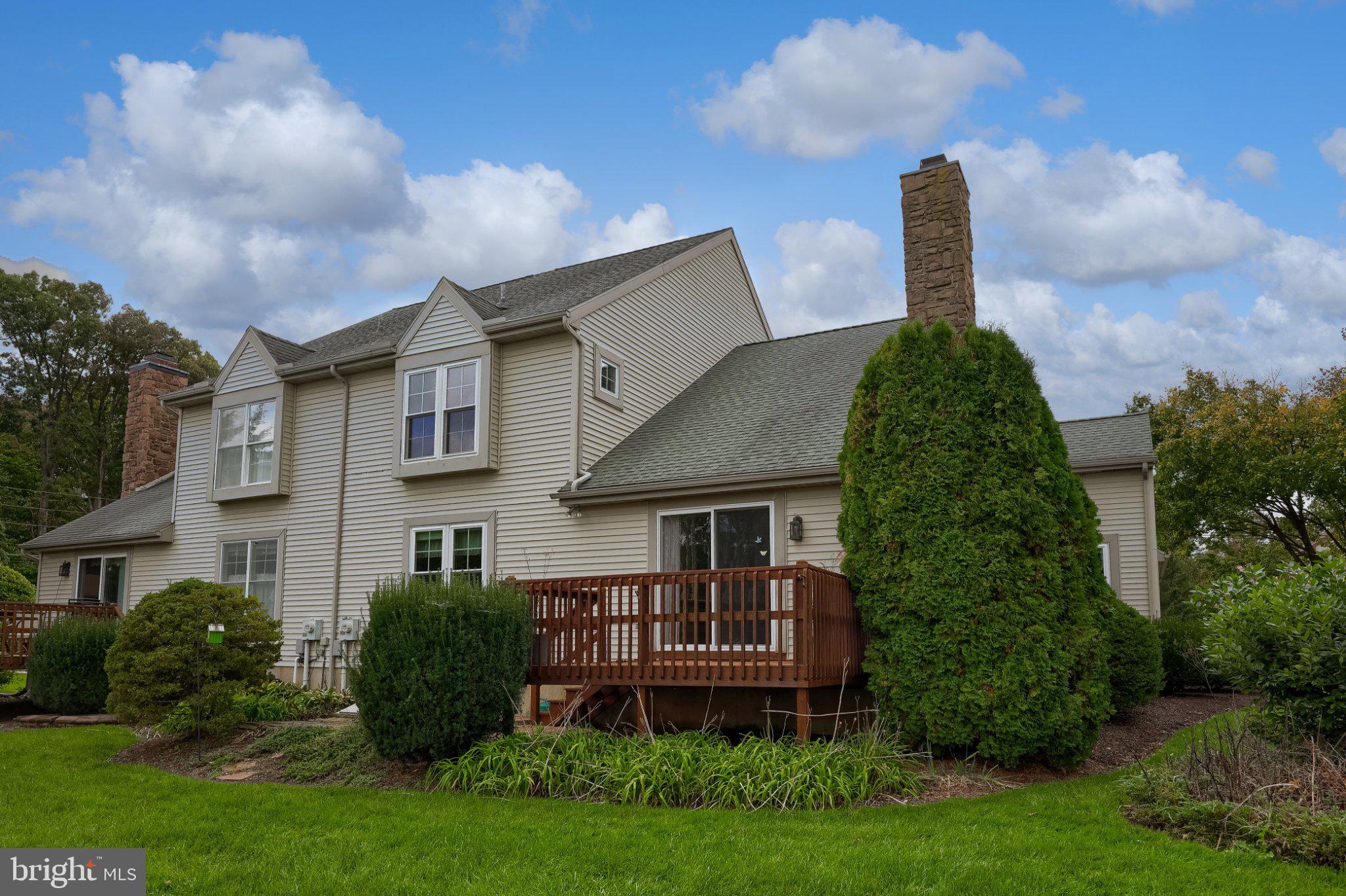 1274 CRESTVIEW DRIVE