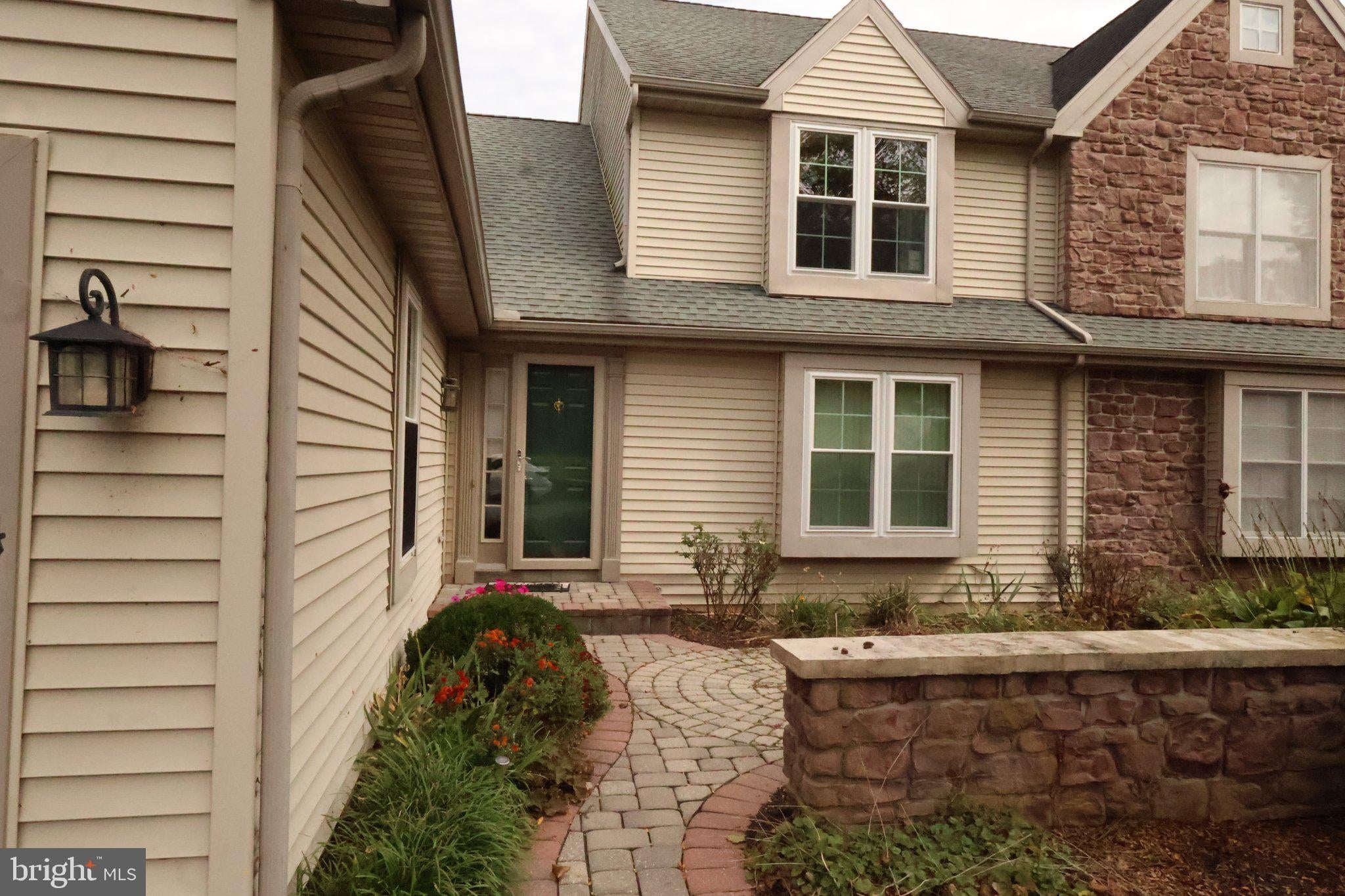 1274 CRESTVIEW DRIVE