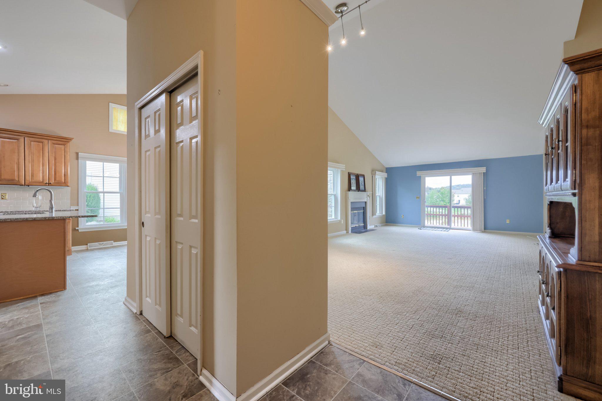 1274 CRESTVIEW DRIVE