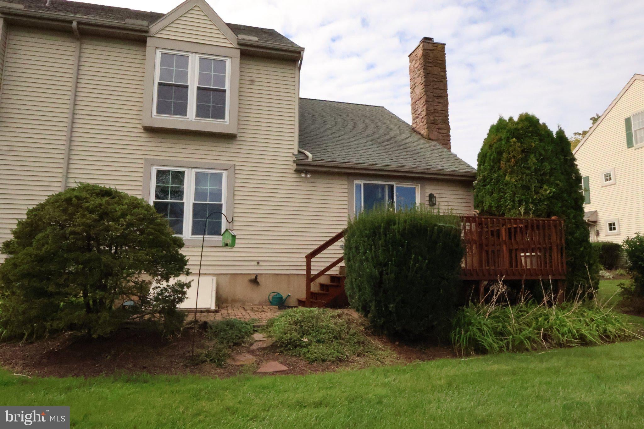 1274 CRESTVIEW DRIVE
