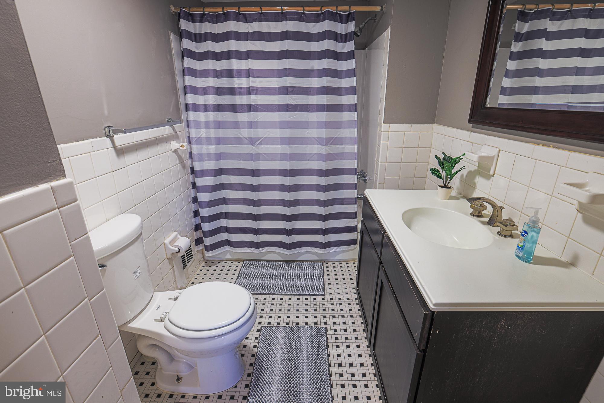 WILLIAMSBURG - Residential