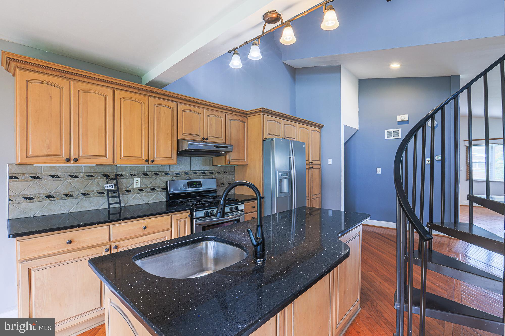 WILLIAMSBURG - Residential